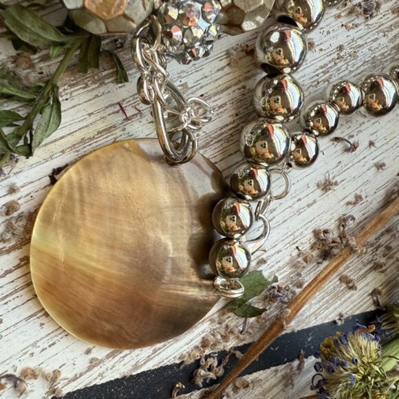 Huge mother of pearl shell and silver nest charms necklace/ statement - Picture 4 of 6